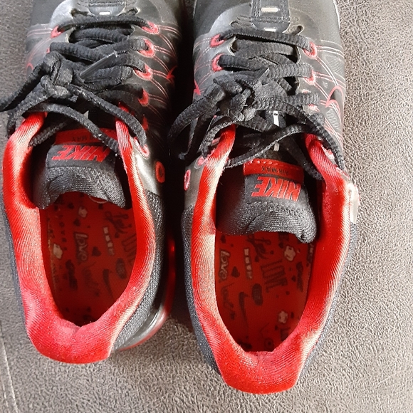 Nike - Picture 3 of 3